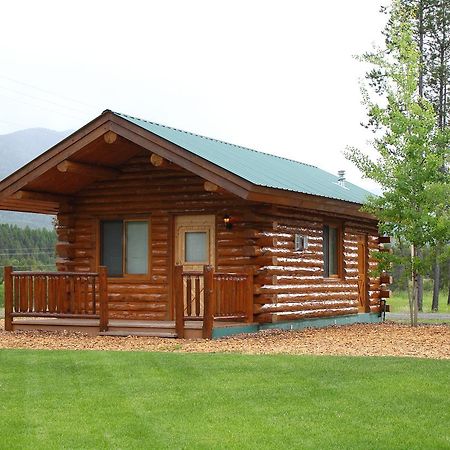 Silverwolf Log Chalets Coram Exterior photo