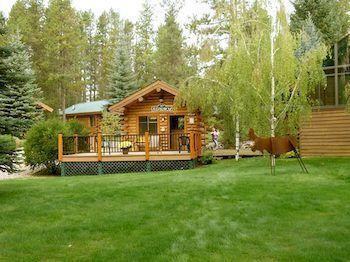 Silverwolf Log Chalets Coram Exterior photo