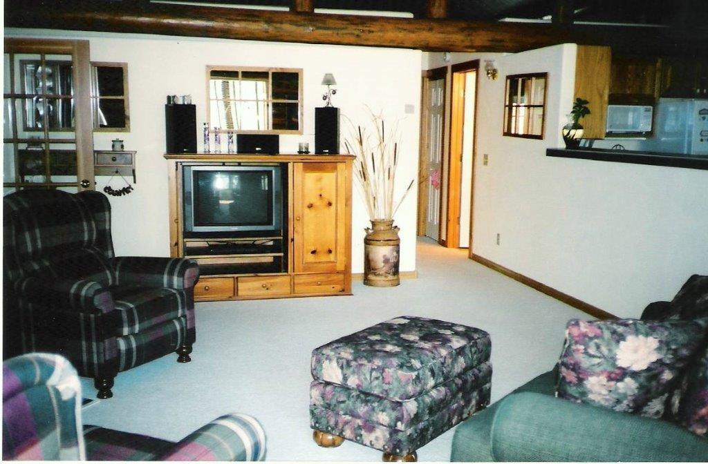 Silverwolf Log Chalets Coram Exterior photo