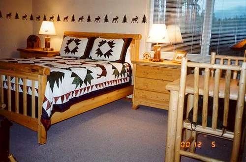 Silverwolf Log Chalets Coram Exterior photo