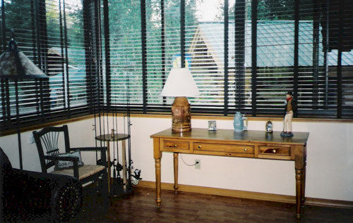 Silverwolf Log Chalets Coram Exterior photo